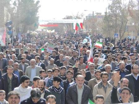 مردم استان کرمانشاه درحمایت ازمردم مظلوم یمن راهپیمایی می کنند