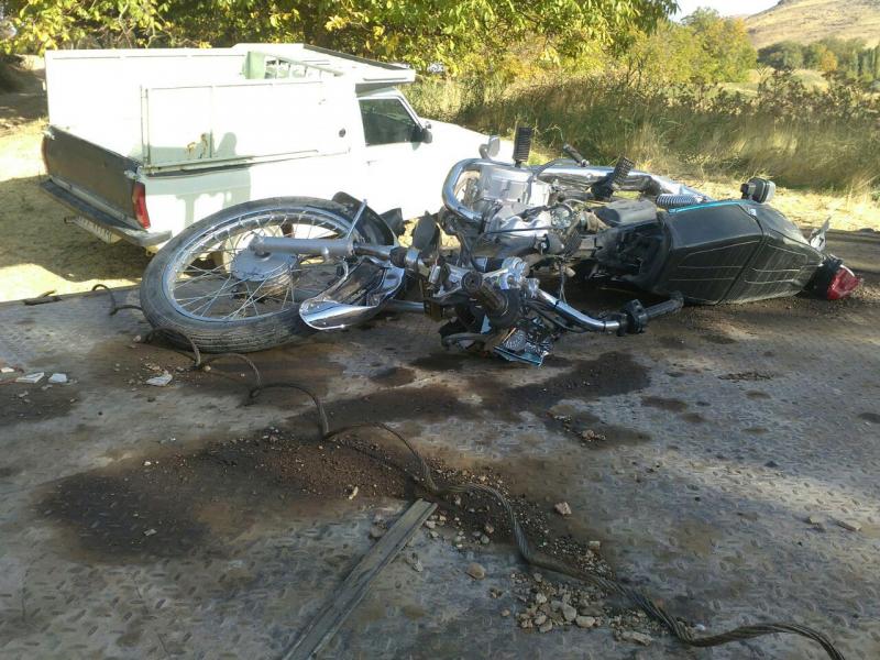 برخورد مرگبار موتورسیکلت و تراکتور در روستای منجق تپه شهرستان صحنه 