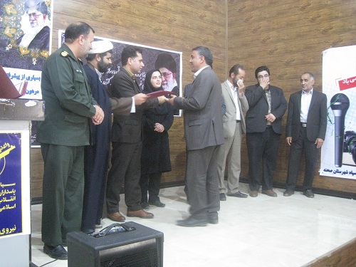 مراسم تجلیل از خبرنگاران و فعالان رسانه شهرستان صحنه برگزار گردید