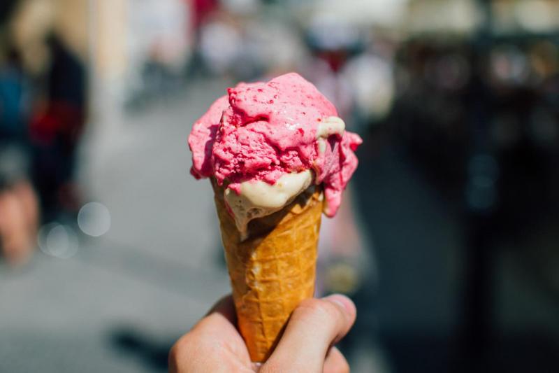 نگاهی به ارزش غذایی و خواص بستنی، و شایعات غلط درباره آن