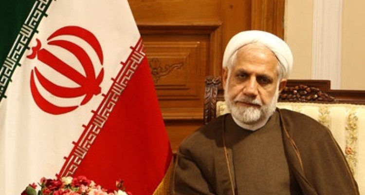 سازش با دشمنان در ذهن معدود افراد وجود دارد/راه امام خمینی(ره) راه سازش ناپذیری با قدرت های استکبار است