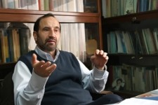 توافق هسته ای تاثیری بر رفع مشکلات اقتصادی ندارد/ ورود منابع پولی خارجی به کشور می تواند مضر هم باشد/ کلید حل مشکلات در تقویت تولید داخلی