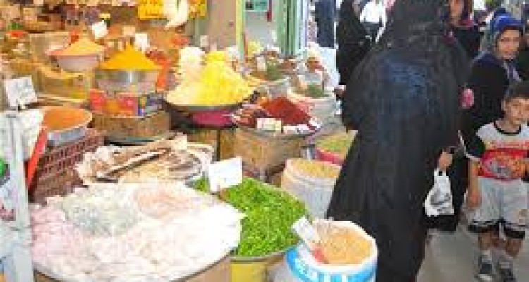 معضل همیشگی سد معبر در خیابان های پاوه/ حقوقی که در خیابان ها تضییع می شود 