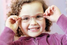  نشانه‌های آستیگمات بودن چشم کودک 