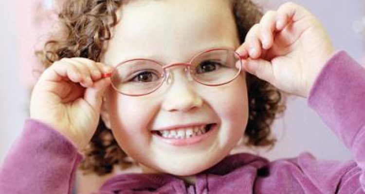  نشانه‌های آستیگمات بودن چشم کودک 