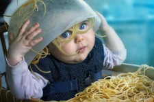  چرا بعضی از کودکان غذا نمی خورند؟ 