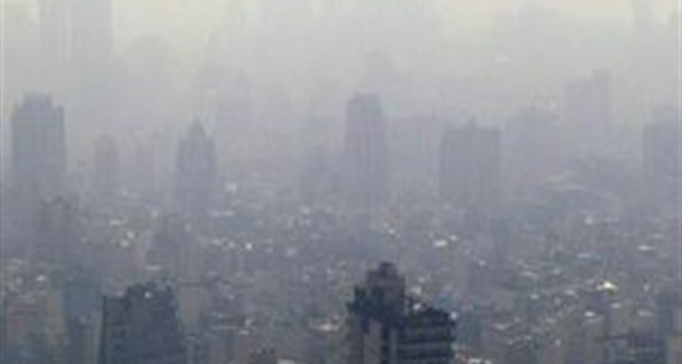 بنزین‌های "ابتکار" برای هوا کاری نکرد/تهرانی ها همچنان به سختی نفس می‌کشند