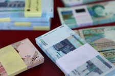  کارمندان و کارگران امسال چقدر عیدی می گیرند؟+جدول 