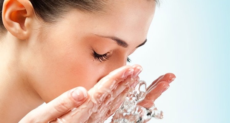  ﻿ 10 اشتباه بزرگ در شست‌وشوی صورت 