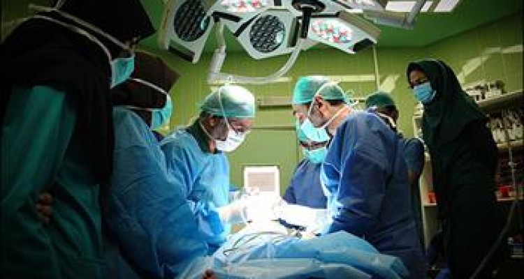 سرانه درمان ایرانی ها ۱۳ هزار تومان است/شرط حذف زیرمیزی پزشکان