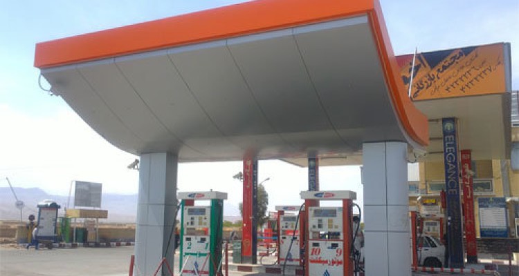 بنزين در سال ۹۵ دو نرخی شد/ ضرورت استفاده از کارت سوخت