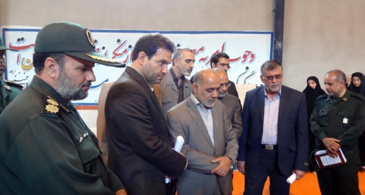 معاون آماد و پشتیبانی ستاد کل نیروهای مسلح از طرح های اقتصاد مقاومتی شهرستان صحنه بازدید کرد