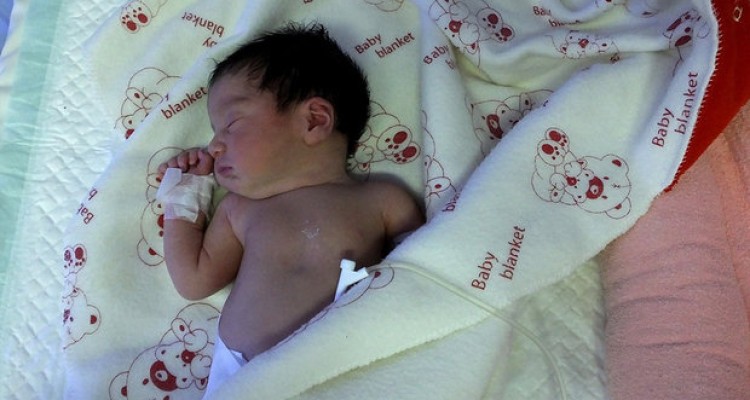 قنداق کردن ریسک مرگ نوزاد را افزایش می دهد