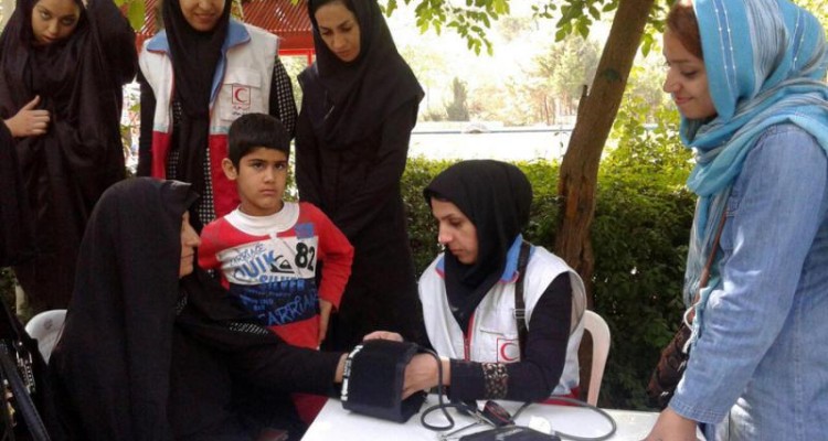 بیش از 200 نفر از خدمات ایستگاه سلامت جمعیت هلال احمر شهرستان صحنه بهره مند شدند / ارائه خدمات آموزشی و درمانی در طول هفته هلال احمر