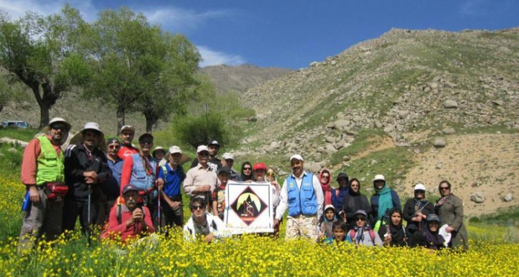 صعود گروه کوهنوردی راخ شهرستان صحنه بر ارتفاعات 