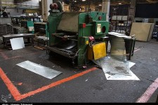  کارخانه «ارج» رسماً تعطیل شد/ ماشین‌آلات کهنه روی میز فروش +تصاویر 