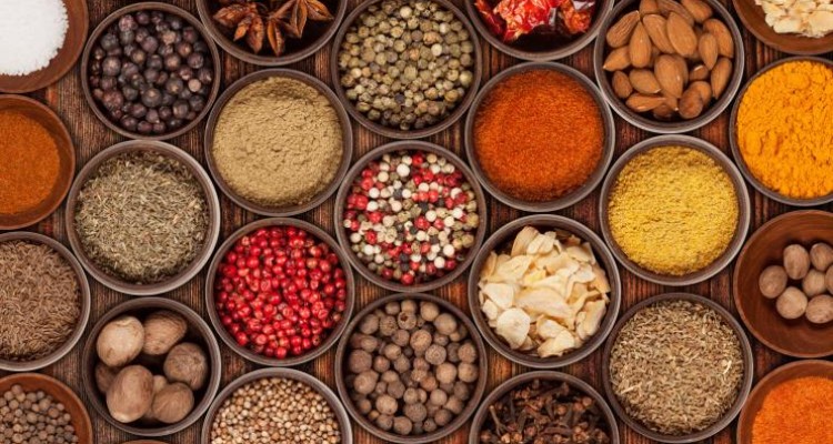  آشنایی با ادویه های مناسب هر غذا 