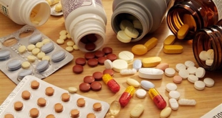 فروش داروهای ماهواره ای در برخی از مغازه های لوازم آرایشی بهداشتی و بوتیک های شهر صحنه