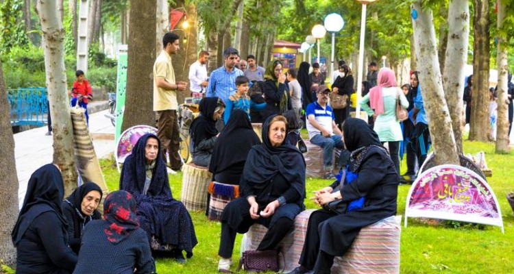 حاشیه برگزاری نمایشگاه ضیافت پارک معلم صحنه