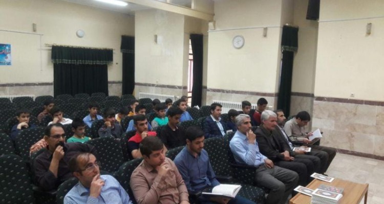 محفل انس با قرآن و ضیافت افطاری در کانون فرهنگی و تربیتی شهید رجایی برگزار شد + تصویر