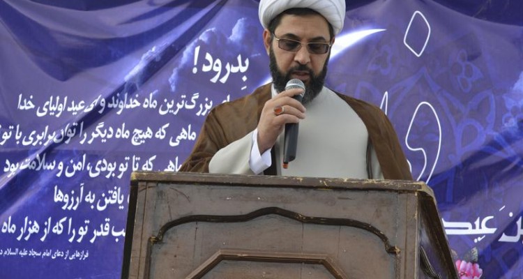 کارخانه هایی که از تمام امکانات شهرستان صحنه استفاده می کنند باید نیروی بومی جذب کنند