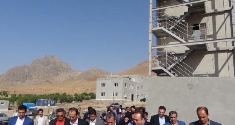 معاون وزیر صنعت از طرح های صنعتی شهرستان صحنه بازدید کرد