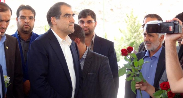 ادای احترام وزیر بهداشت به شهدای گمنام شهرستان صحنه + گزارش تصویری