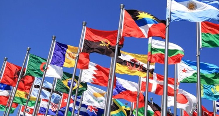 سرمایه‌گذاری درمناطق آزاد فقط سالی ۴۰ میلیون دلار