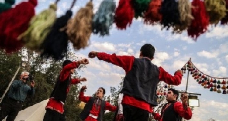 	برگزاری جشنواره سراسری اقوام ایرانی در کرمانشاه به تعویق افتاد 