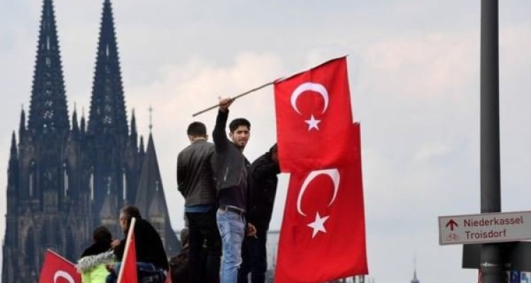 تجمع گسترده طرفداران «اردوغان» در آلمان/تنش در رابطه برلین-آنکارا