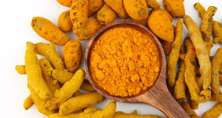 زردچوبه به پیشگیری از سرطان روده کمک می کند