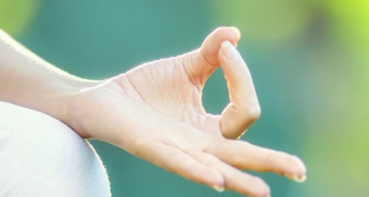 یوگا باعث کاهش استرس می شود