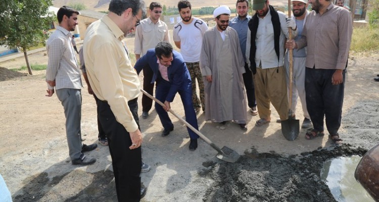  رییس دانشگاه آزاد کرمانشاه از اردوهای جهادی دانشجویان در شهرستان صحنه بازدید کرد