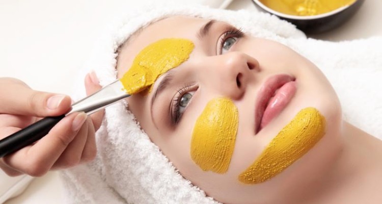  رفع تیرگی و پُف زیر چشم با طب سنتی
