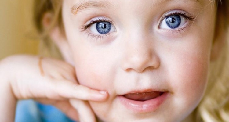  چگونه فرزندمان را به خوب حرف زدن تشویق کنیم؟ 