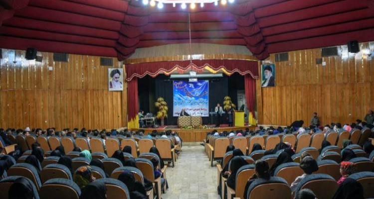 همایش منطقه ای فرهنگ و هنر روستا و عشایر غرب کشور در صحنه برگزار می شود