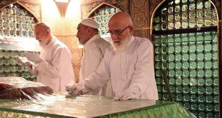 روضه منوره رضوی غبارروبی شد