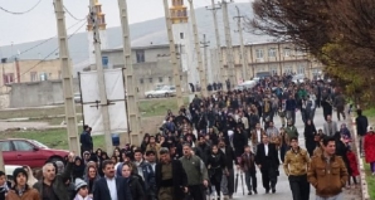 	همایش بزرگ پیاده روی خانوادگی در روانسر برگزار می شود 