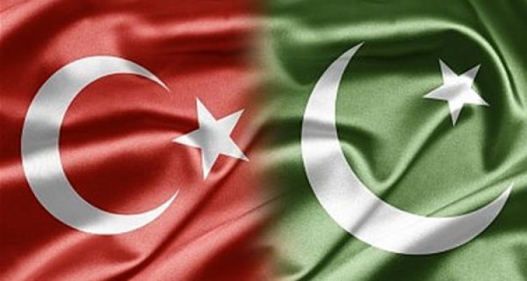 دیدار فرماندهان کل ارتش ترکیه و پاکستان