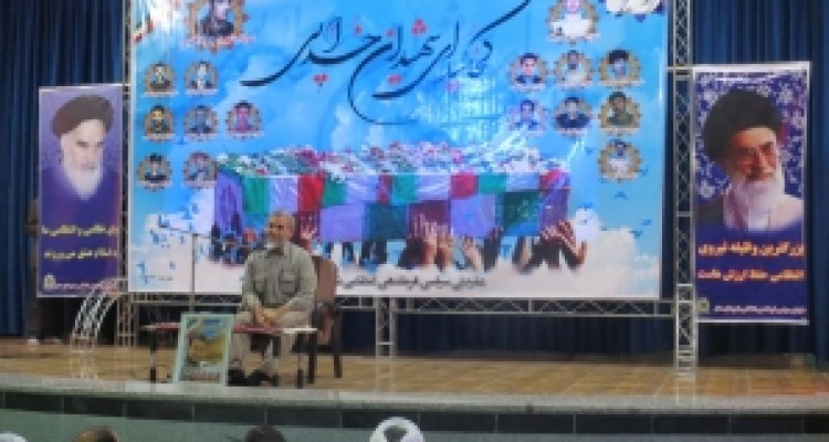 	انقلاب اسلامی از مساجد شکل گرفت/حضور در مساجد بهترین راه برای مقابله با تهاجم فرهنگی دشمن 