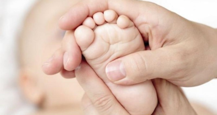  مضرات ماساژ پوست نوزاد با روغن‌های گیاهی