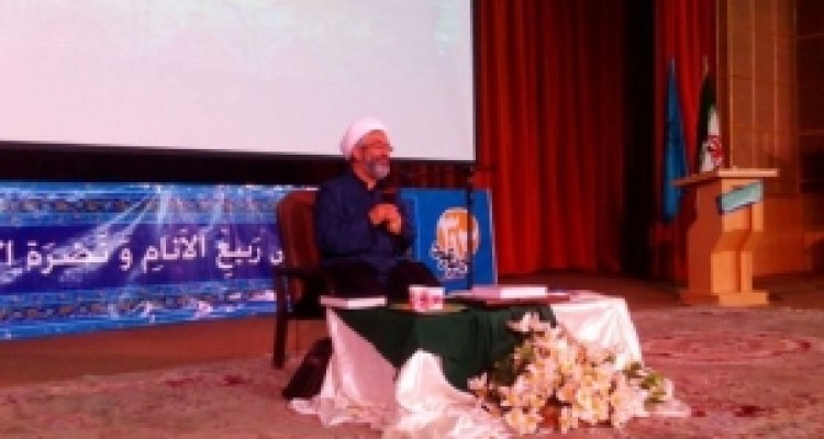 	عدم توجه به مفاهیم قرآن از مهمترین مشکلات جامعه امروز است 