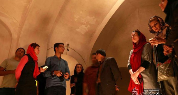 راهنمایان گردشگری وطبیعت گرد کشور  از بخش دینور بازدید کردند + تصویر