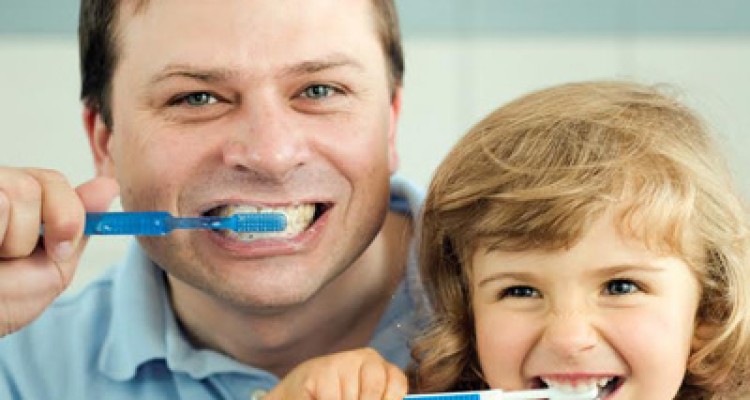  چگونه دندان‌ها را بشوییم؟ 