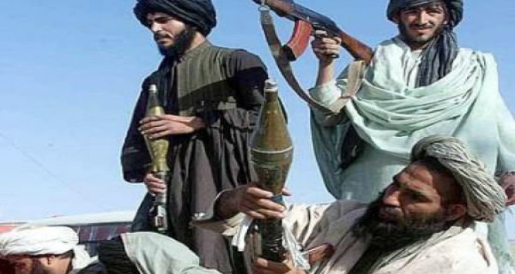 طالبان ده‌ها نظامی افغانستانی را تیرباران کرد