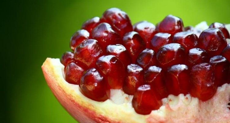 انار از بروز سرطان پیشگیری می کند