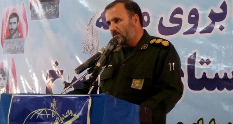 شهدا با اهداء جان خودشان این انقلاب را به ما سپردند