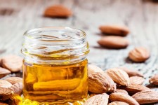  خواص روغن بادام تلخ‏ 