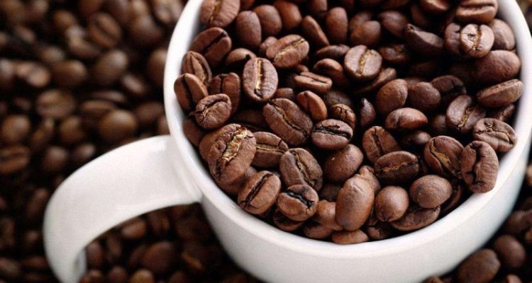 مضرات مصرف بیش از اندازه کافئین را بشناسید
