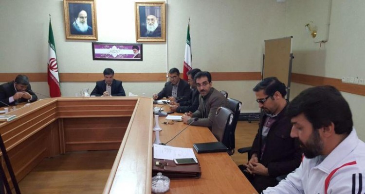  تکدی گری اصلا زیبنده جلوه بصری شهرستان صحنه نیست